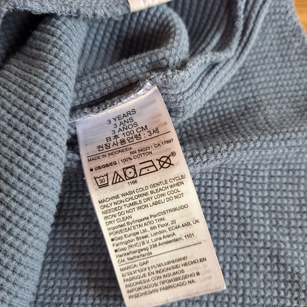 GAP Gray Ribbed Henley Top - Picture 4 of 4